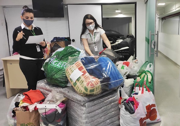 MOVIMENTO DO BEM: Colaboradores da cooperativa doam mais de mil agasalhos